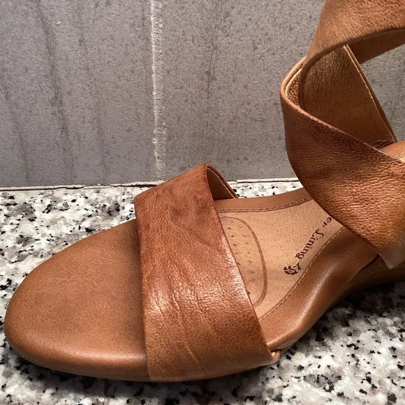 Sofft Tan Leather Sandals Size 7.5 - Picture 5 of 8